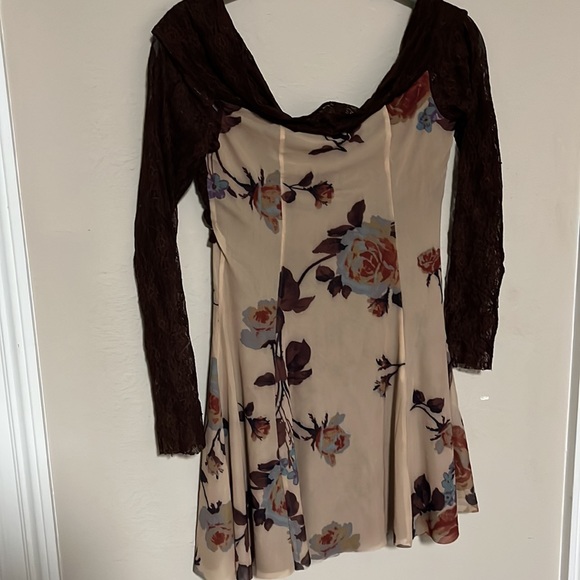 Kimchi Blue Sydney Off The Shoulder Mini Dress - Picture 5 of 6